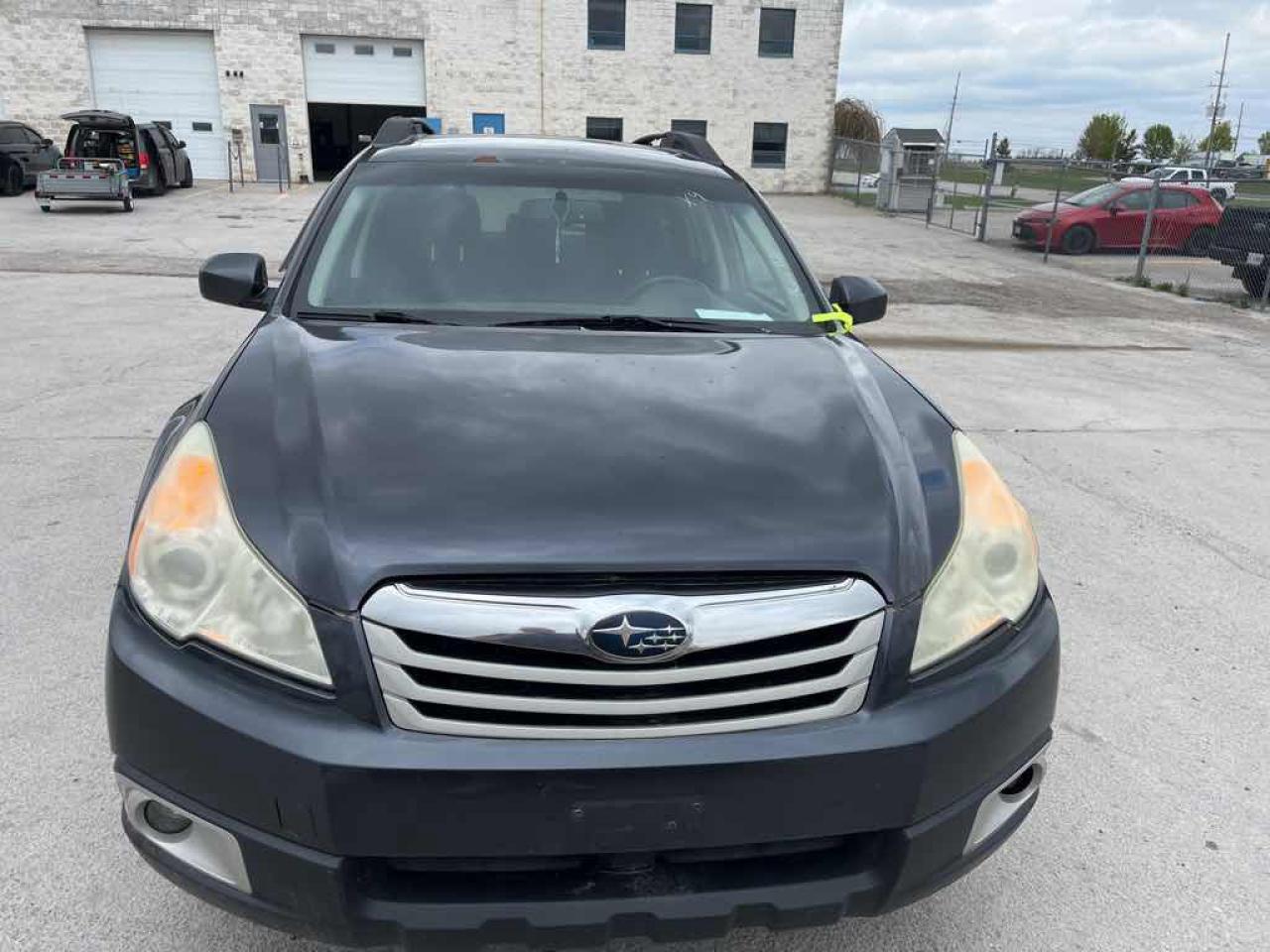 2011 Subaru Outback 2.5I Limit - Photo #2