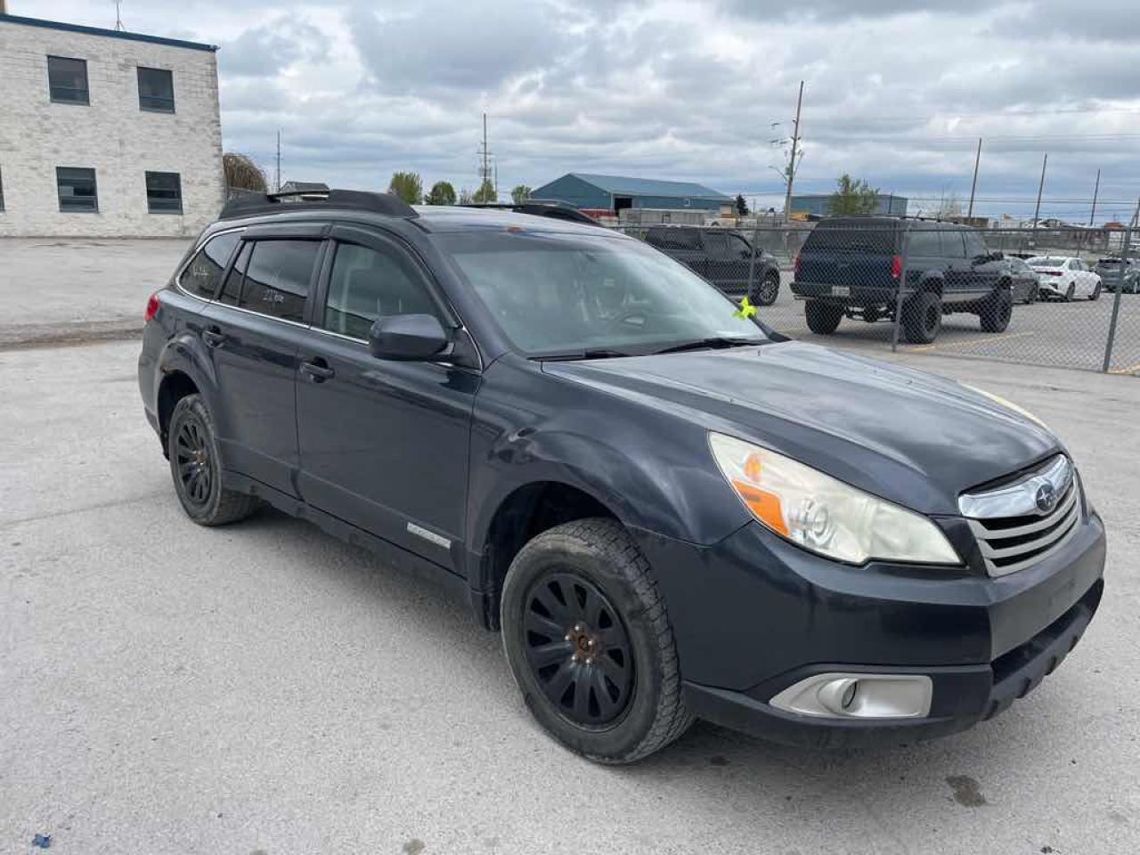 2011 Subaru Outback 2.5I Limit - Photo #3