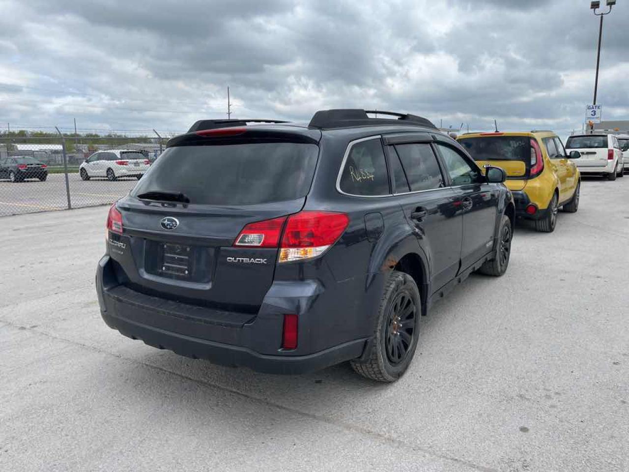 2011 Subaru Outback 2.5I Limit - Photo #4