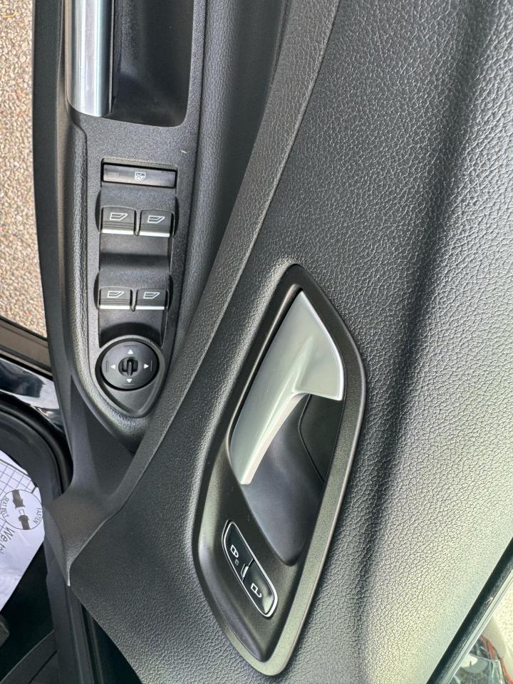 2017 Ford Escape SE - Photo #17
