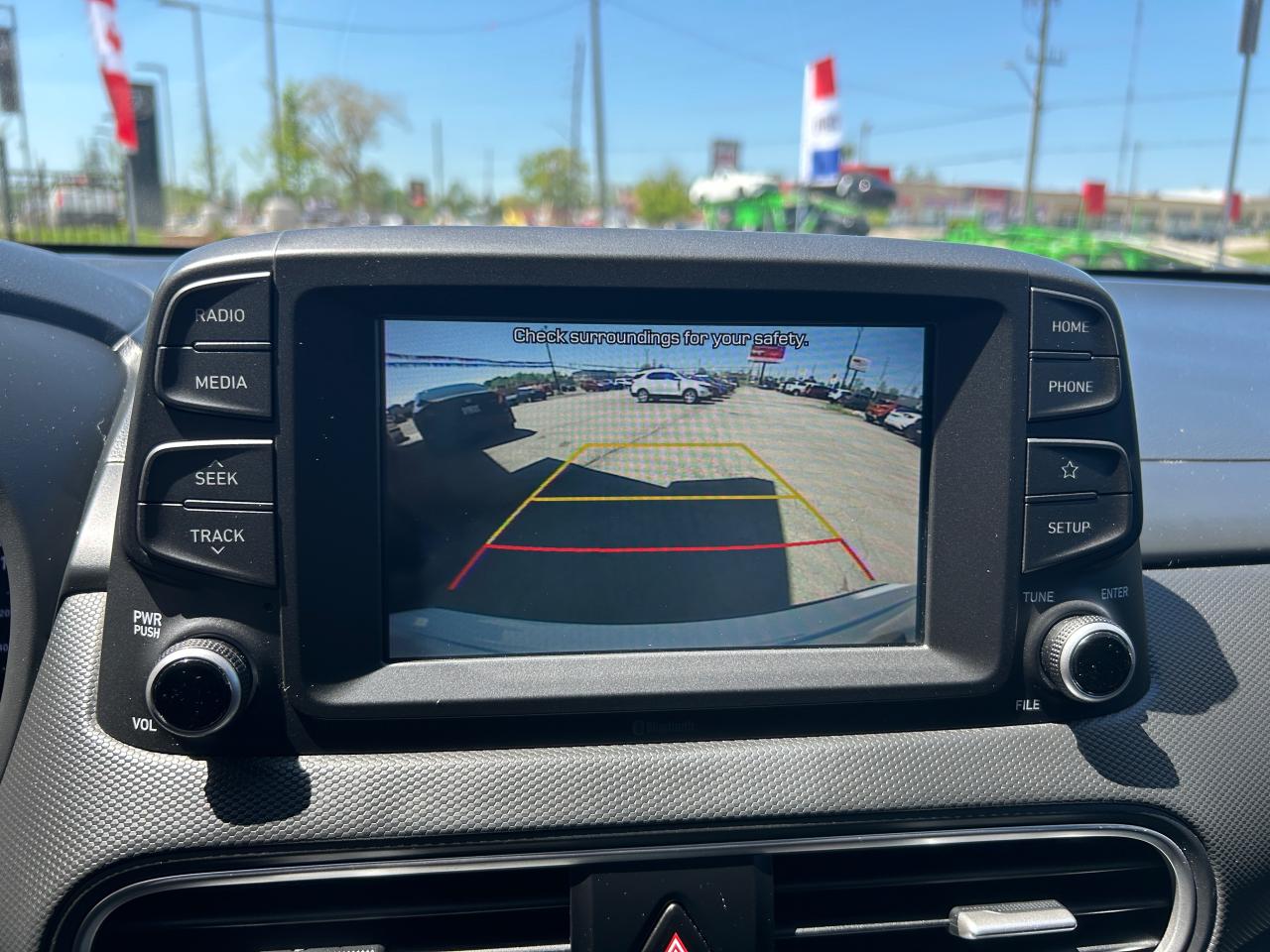 2019 Hyundai KONA 2.0L FWD w/Two-Tone Roof - Photo #13