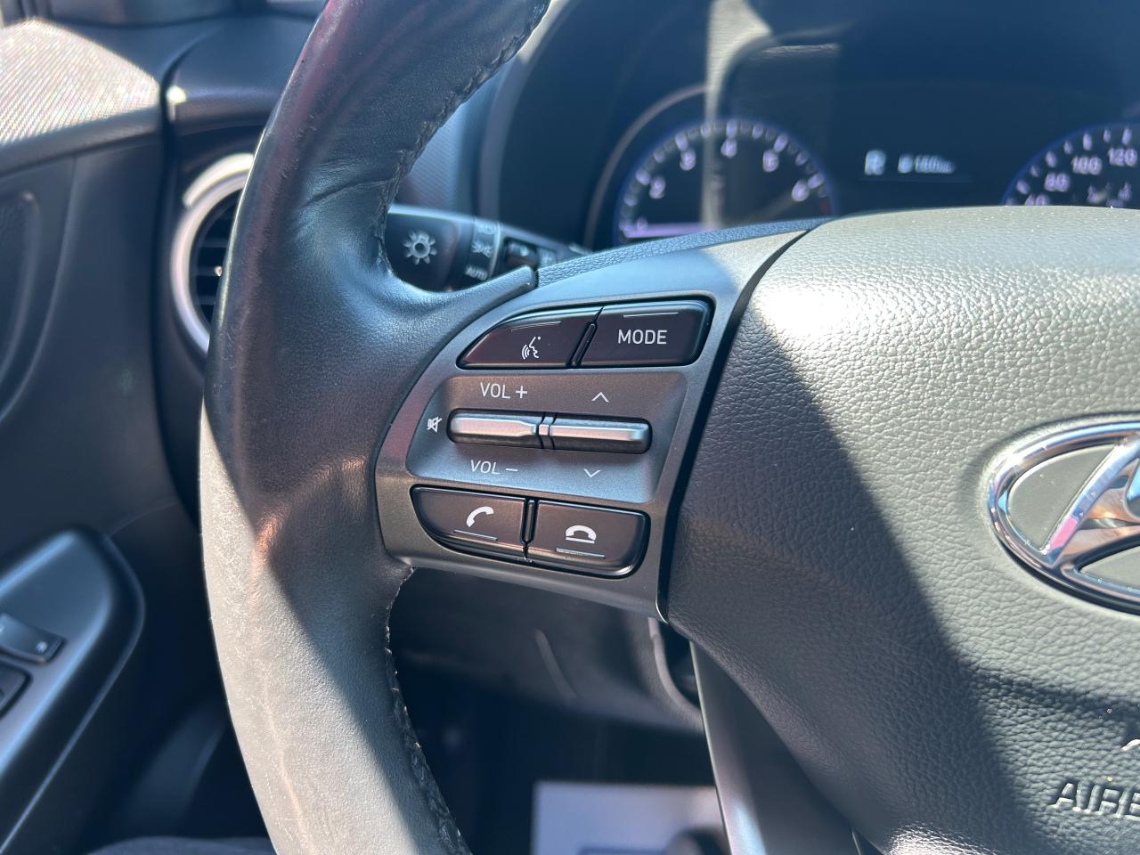 2019 Hyundai KONA 2.0L FWD w/Two-Tone Roof - Photo #15