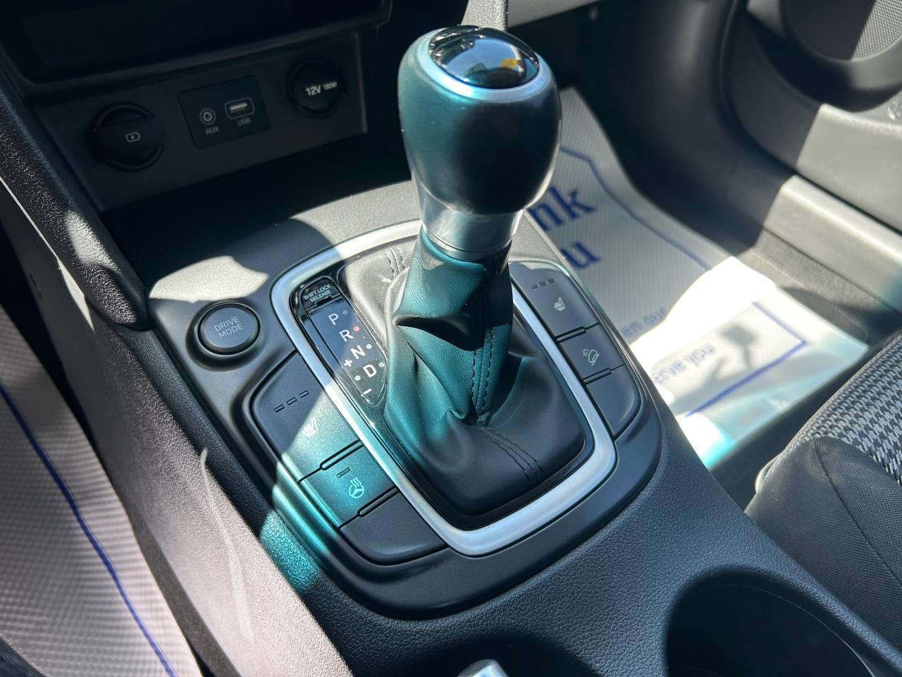 2019 Hyundai KONA 2.0L FWD w/Two-Tone Roof - Photo #18