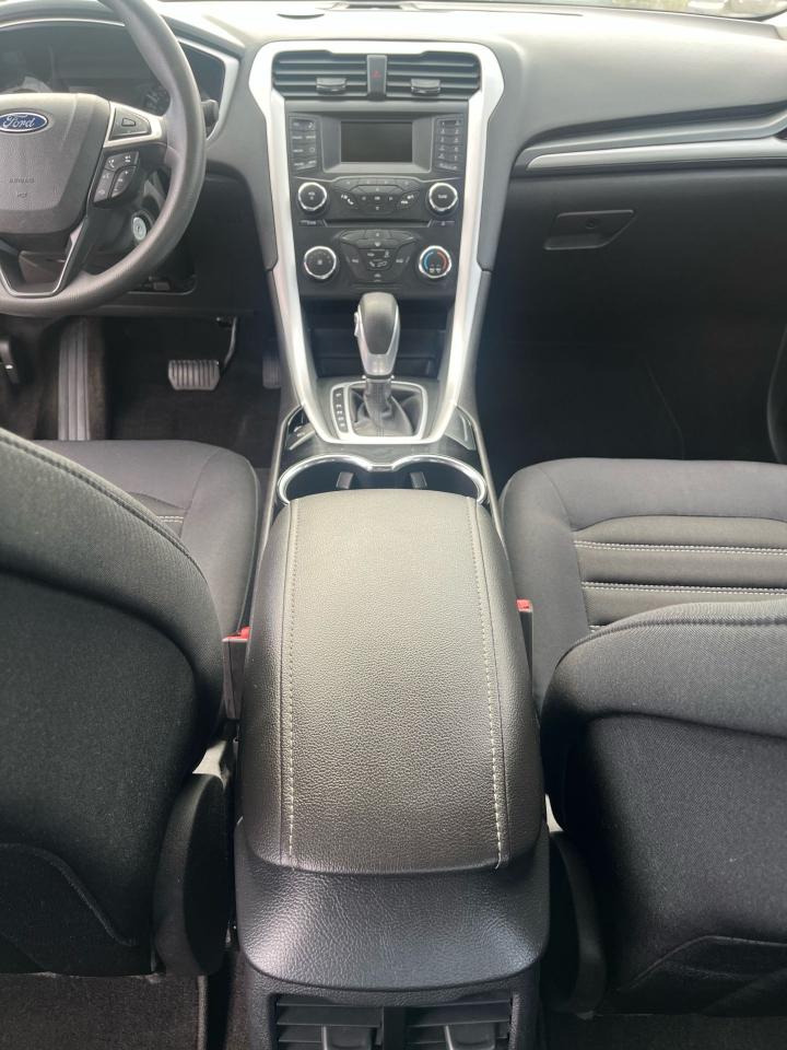 2014 Ford Fusion SE - Photo #14