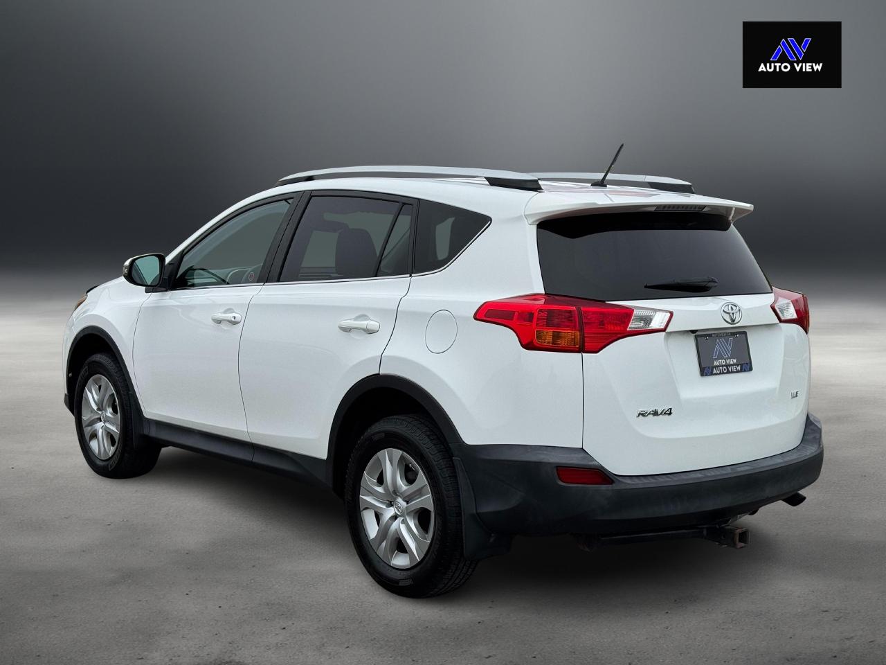 2015 Toyota RAV4 LE **MICHELIN DEFENDER TIRES**SUPER CLEAN** - Photo #7