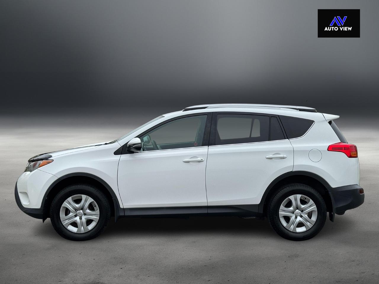 2015 Toyota RAV4 LE **MICHELIN DEFENDER TIRES**SUPER CLEAN** - Photo #8