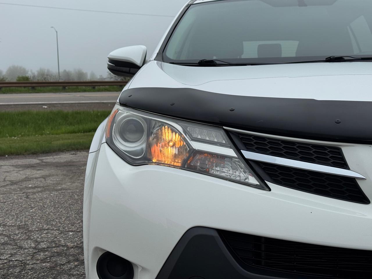 2015 Toyota RAV4 LE **MICHELIN DEFENDER TIRES**SUPER CLEAN** - Photo #11
