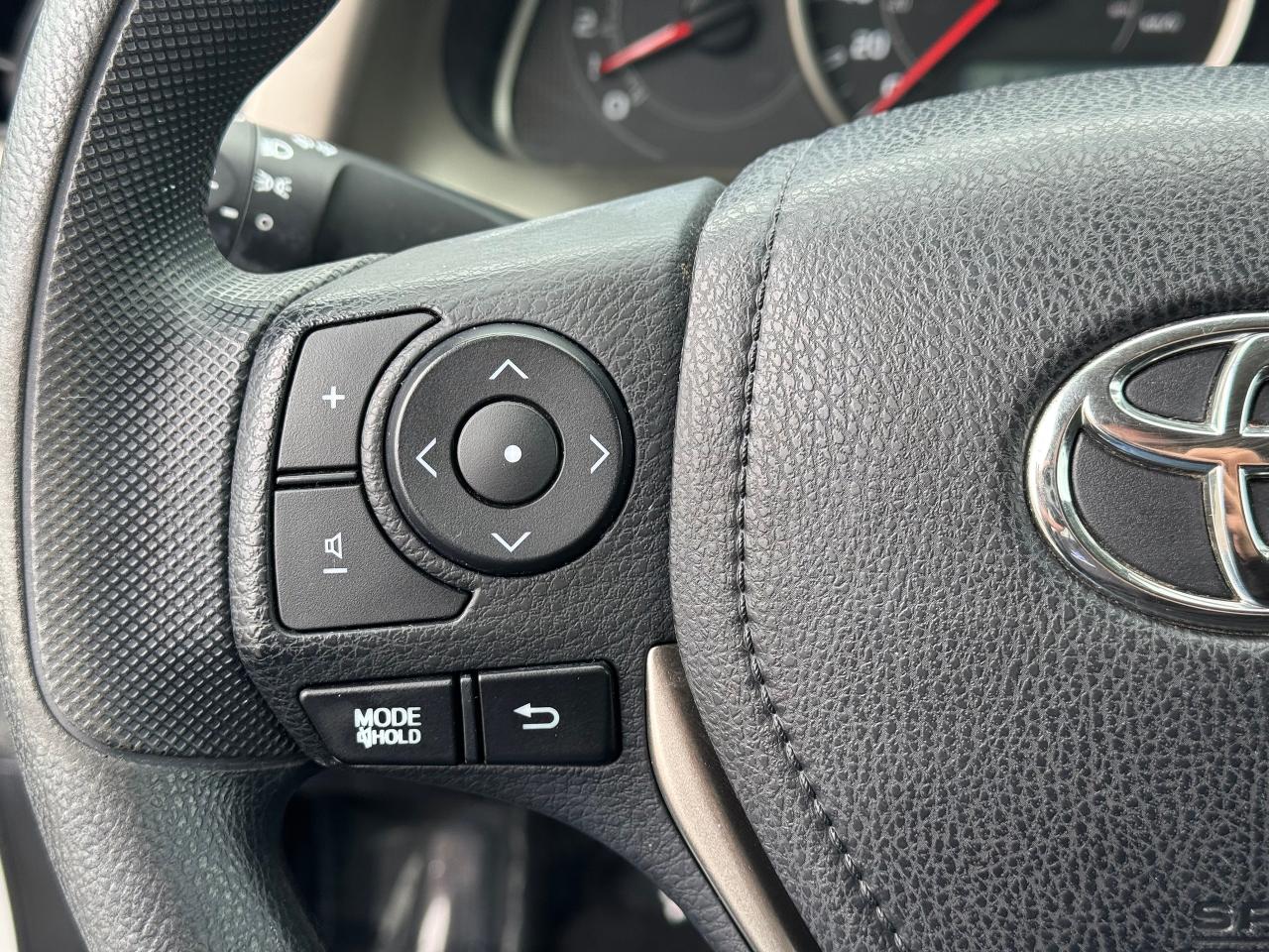 2015 Toyota RAV4 LE **MICHELIN DEFENDER TIRES**SUPER CLEAN** - Photo #22