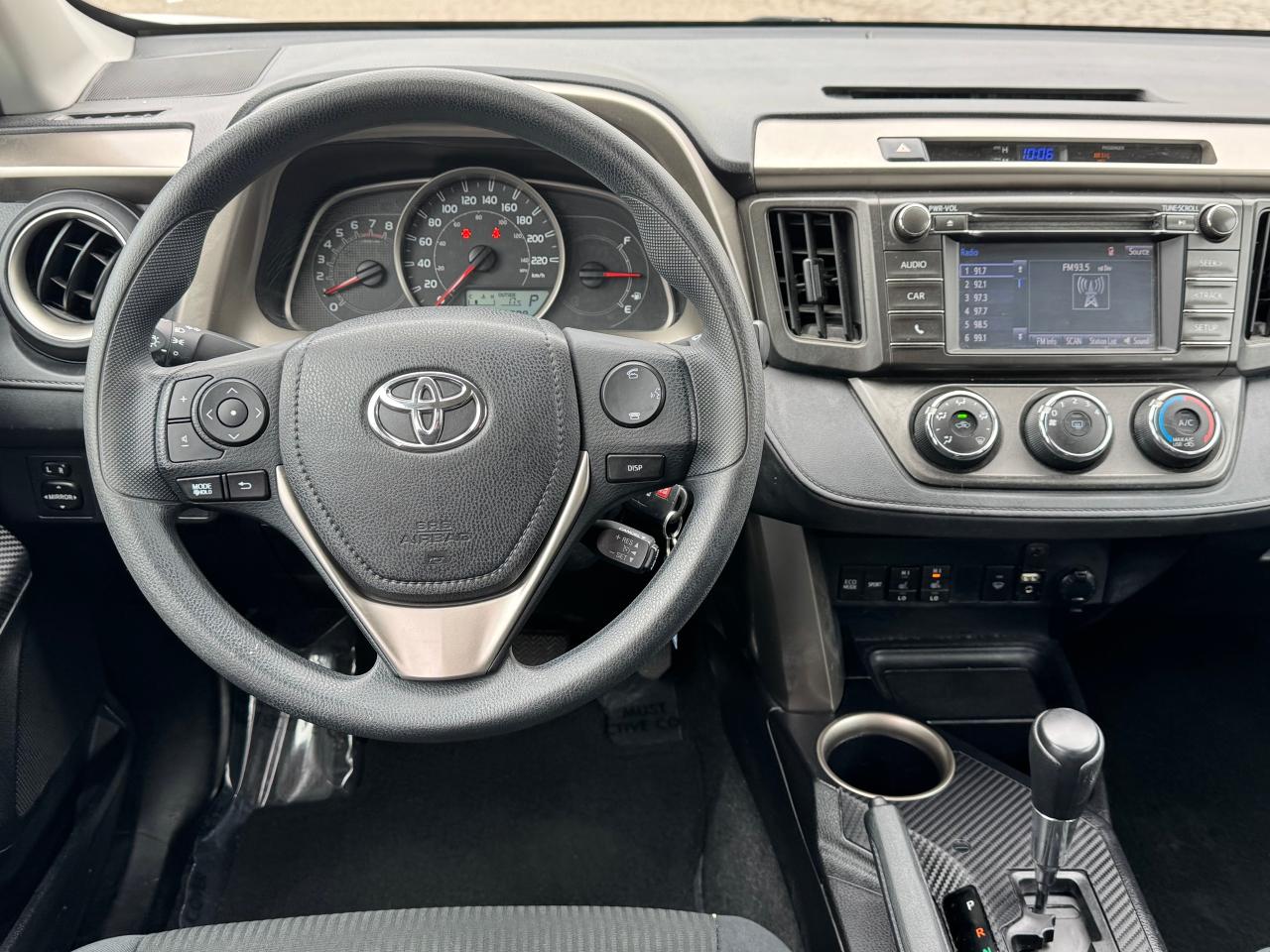 2015 Toyota RAV4 LE **MICHELIN DEFENDER TIRES**SUPER CLEAN** - Photo #18