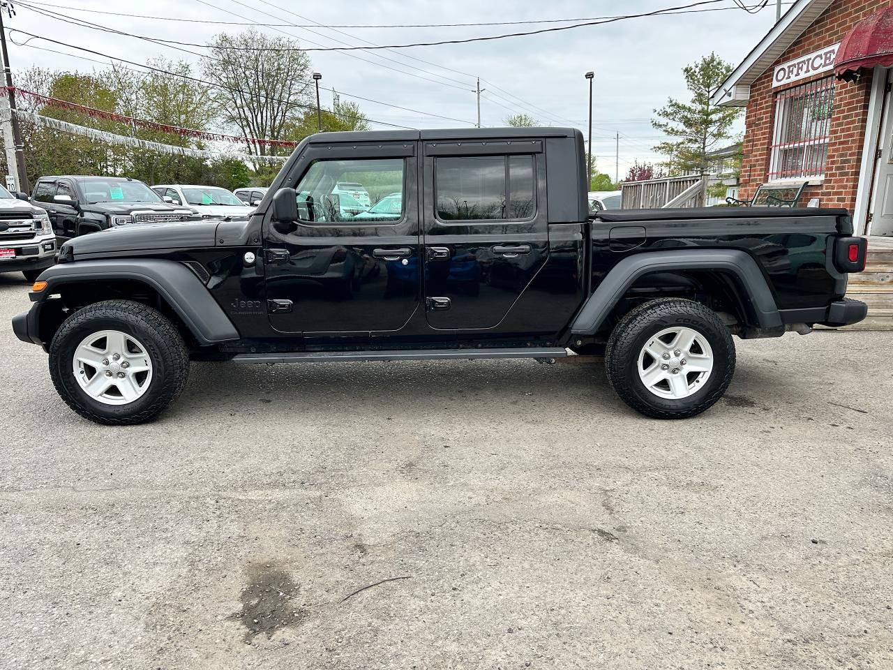 2020 Jeep Gladiator Sport-S 4x4 Cloth XM Bluetooth RearCam CarPlay A/C Photo2