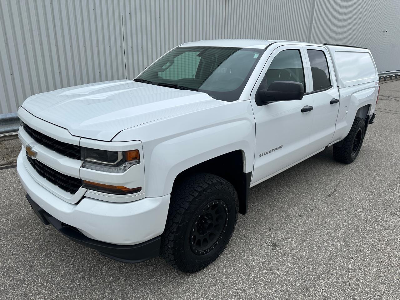 2016 Chevrolet Silverado 1500 4WD Double Cab 6.5 Ft Box Photo2