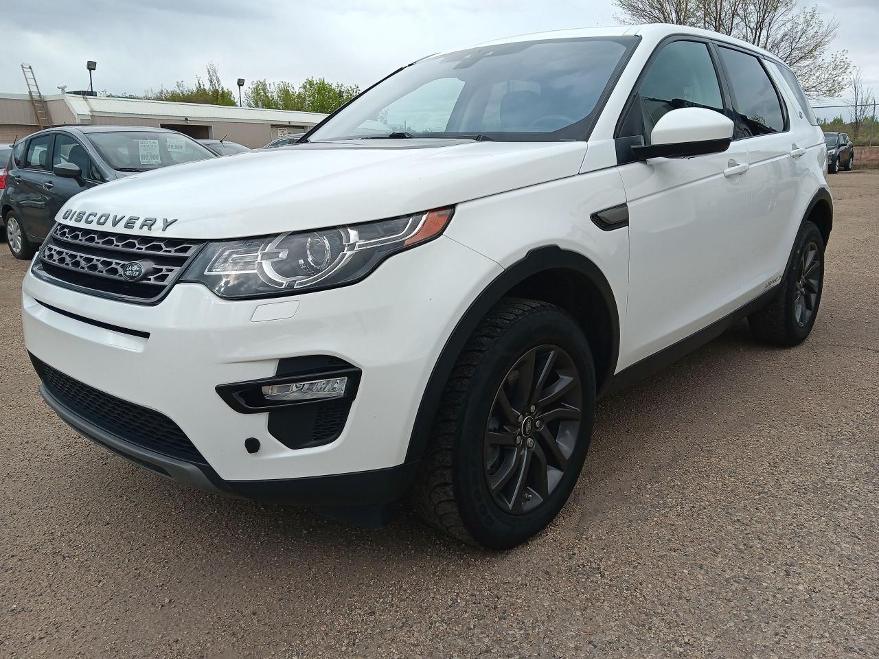 2017 Land Rover Discovery Sport AWD, Leather, Nav, BU Cam, Htd Steering & Seats, - Photo #3