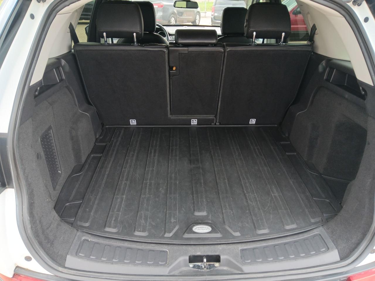 2017 Land Rover Discovery Sport AWD, Leather, Nav, BU Cam, Htd Steering & Seats, - Photo #7