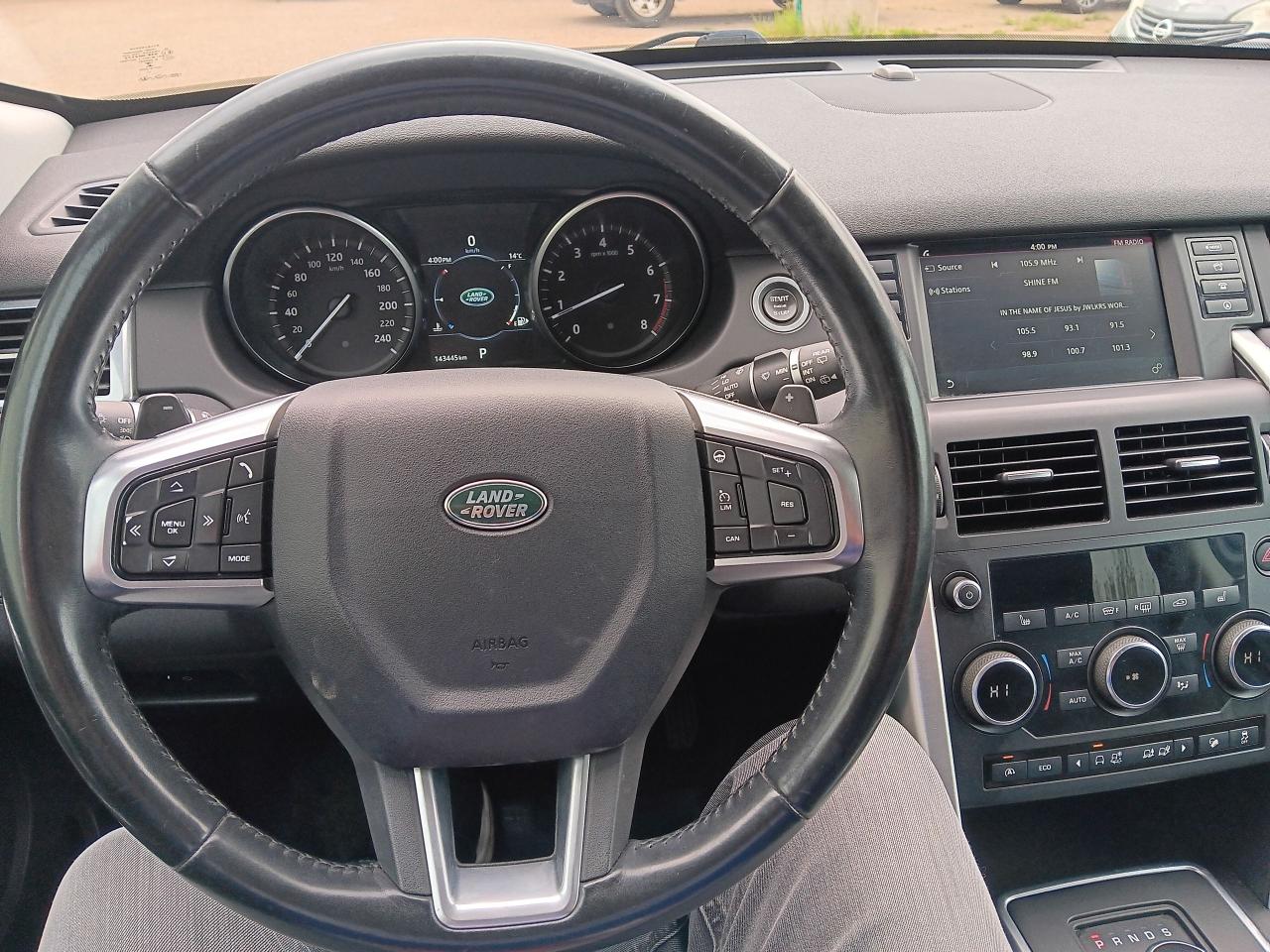 2017 Land Rover Discovery Sport AWD, Leather, Nav, BU Cam, Htd Steering & Seats, - Photo #11