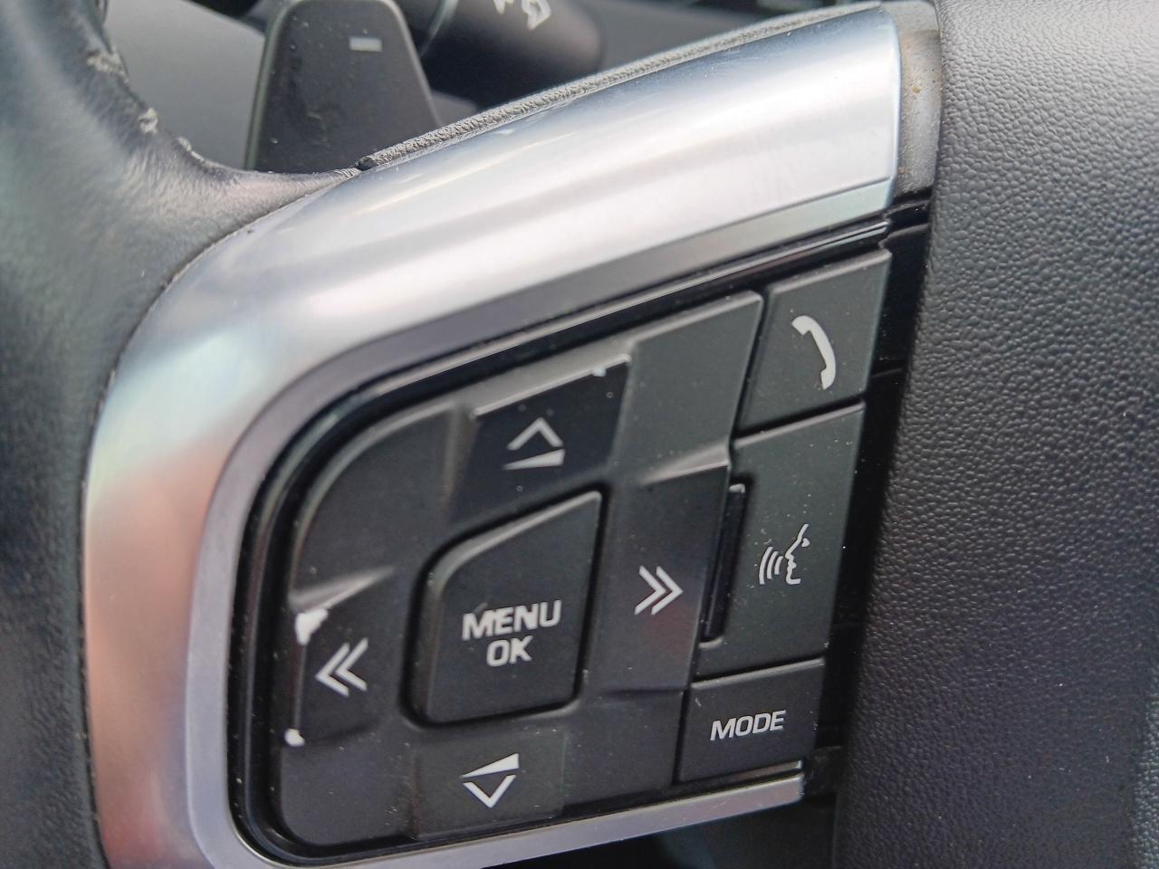 2017 Land Rover Discovery Sport AWD, Leather, Nav, BU Cam, Htd Steering & Seats, - Photo #12