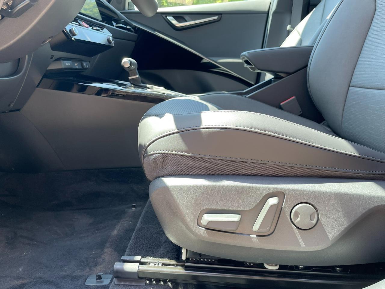 2025 Kia NIRO SX Photo