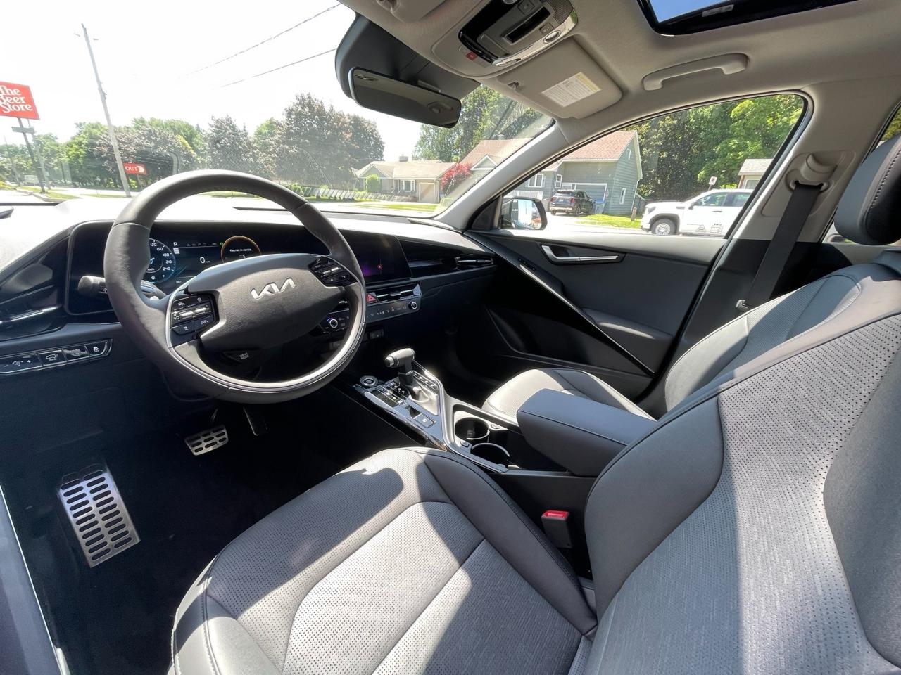 2025 Kia NIRO SX Photo