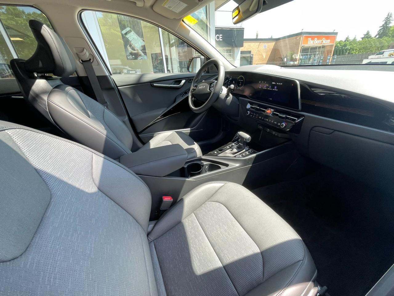 2025 Kia NIRO SX Photo