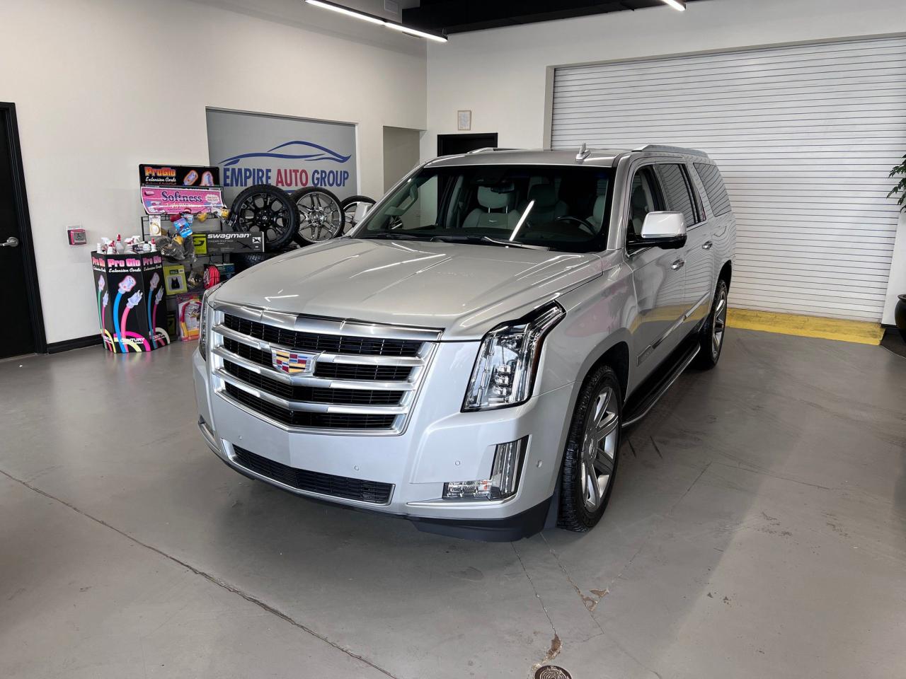 Used 2017 Cadillac Escalade LUXURY for sale in London, ON