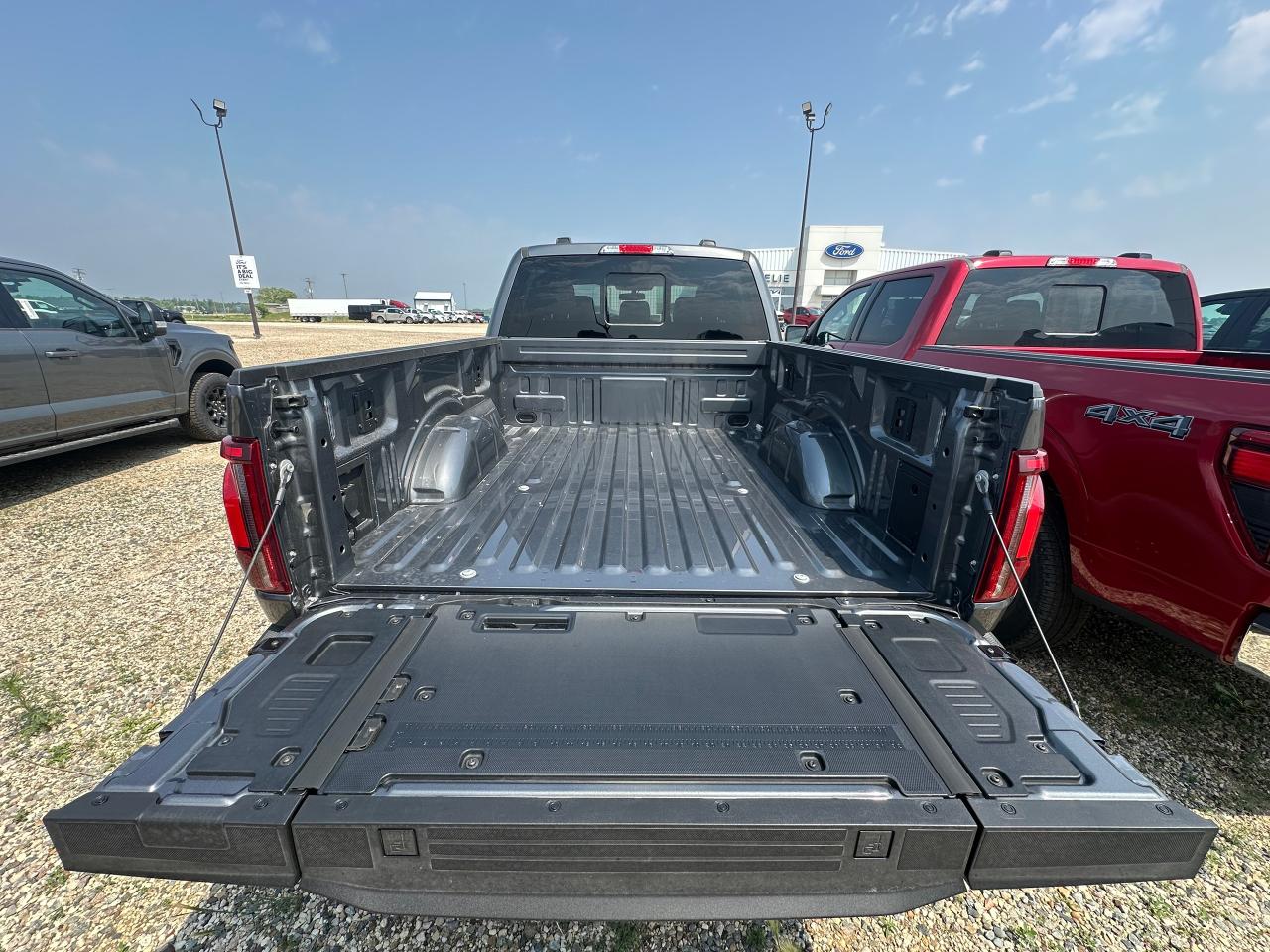 2025 Ford F-150 Lariat 4WD SuperCrew 6.5' Box Photo5
