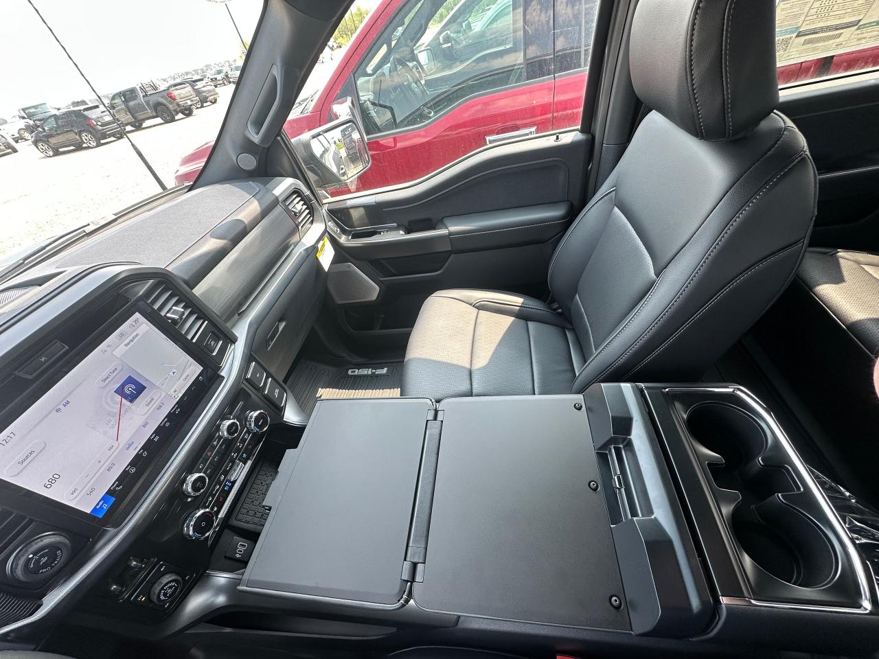 2025 Ford F-150 Lariat 4WD SuperCrew 6.5' Box Photo5