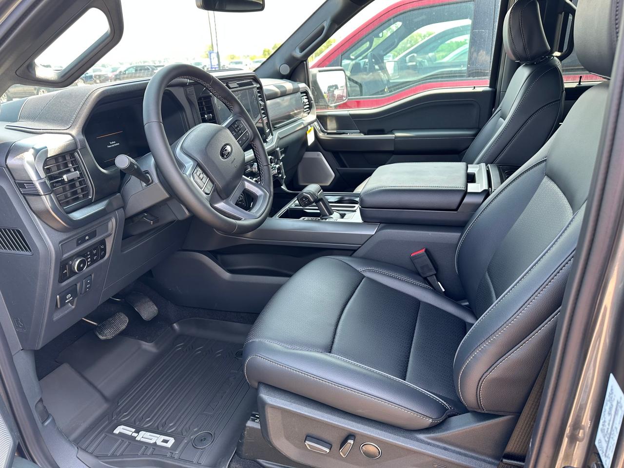 2025 Ford F-150 Lariat 4WD SuperCrew 6.5' Box Photo5