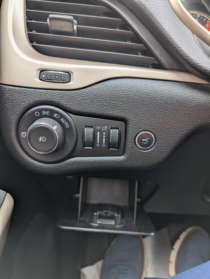 2017 Jeep Cherokee Limited Photo