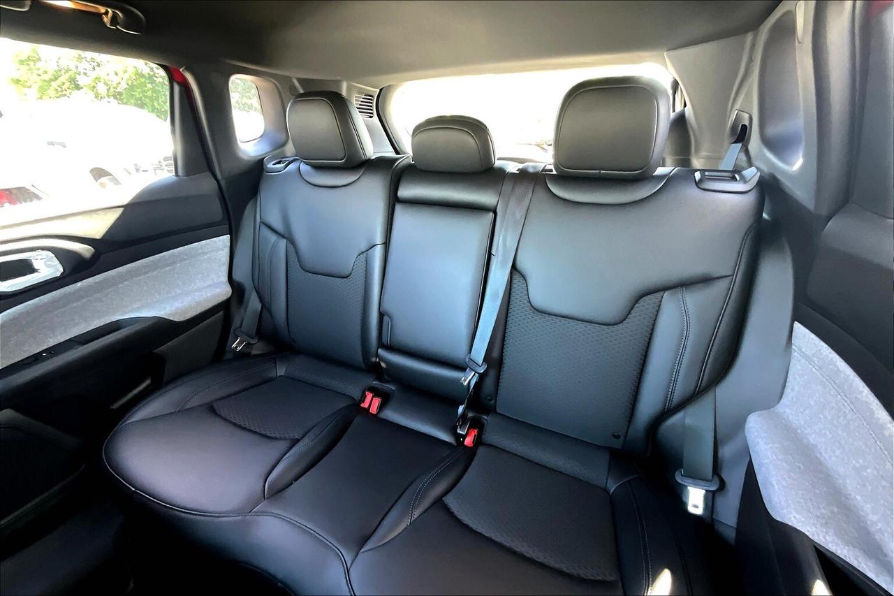 2025 Jeep Compass NORTH 4X4 | Pwr Liftgate " 10.1" Touchscreen | Nav Photo