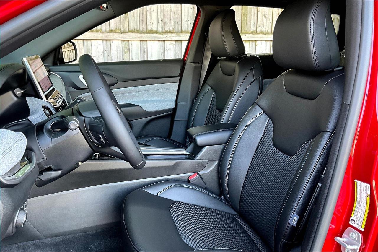 2025 Jeep Compass NORTH 4X4 | Sun Sound & Conv Grp | 4x4 Photo