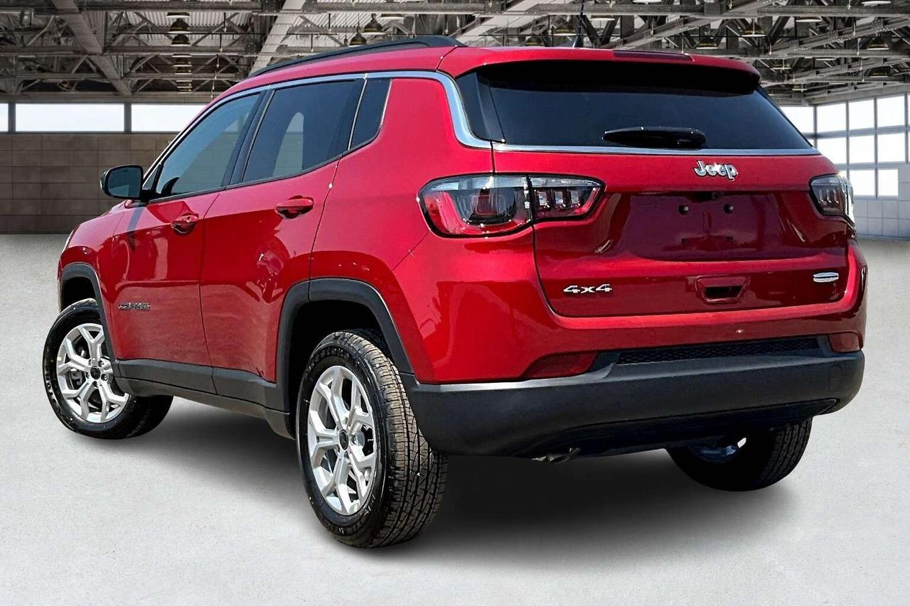 2025 Jeep Compass NORTH 4X4 | Sun Sound & Conv Grp | 4x4 Photo