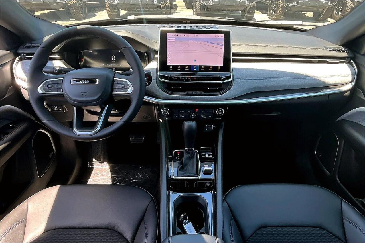 2025 Jeep Compass NORTH 4X4 | Sun Sound & Conv Grp | 4x4 Photo4