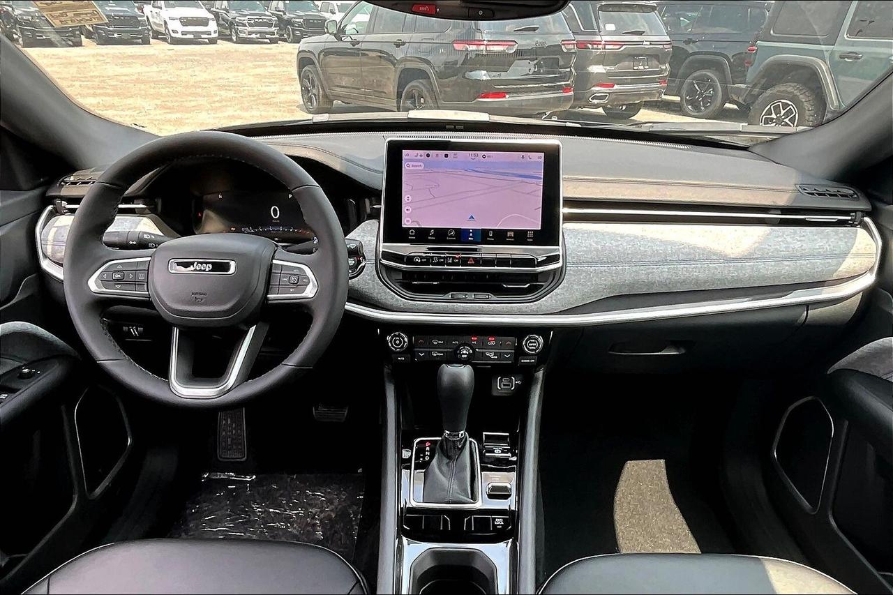 2025 Jeep Compass NORTH 4X4 | PWR LIFTGATE | 10.1 INCH SCREEN + NAV Photo