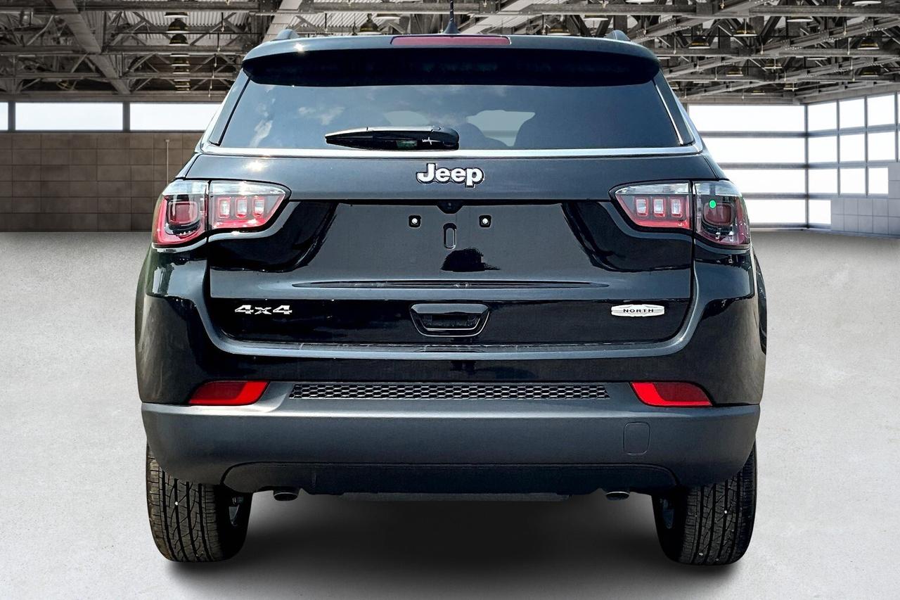 2025 Jeep Compass NORTH 4X4 | PWR LIFTGATE | 10.1 INCH SCREEN + NAV Photo