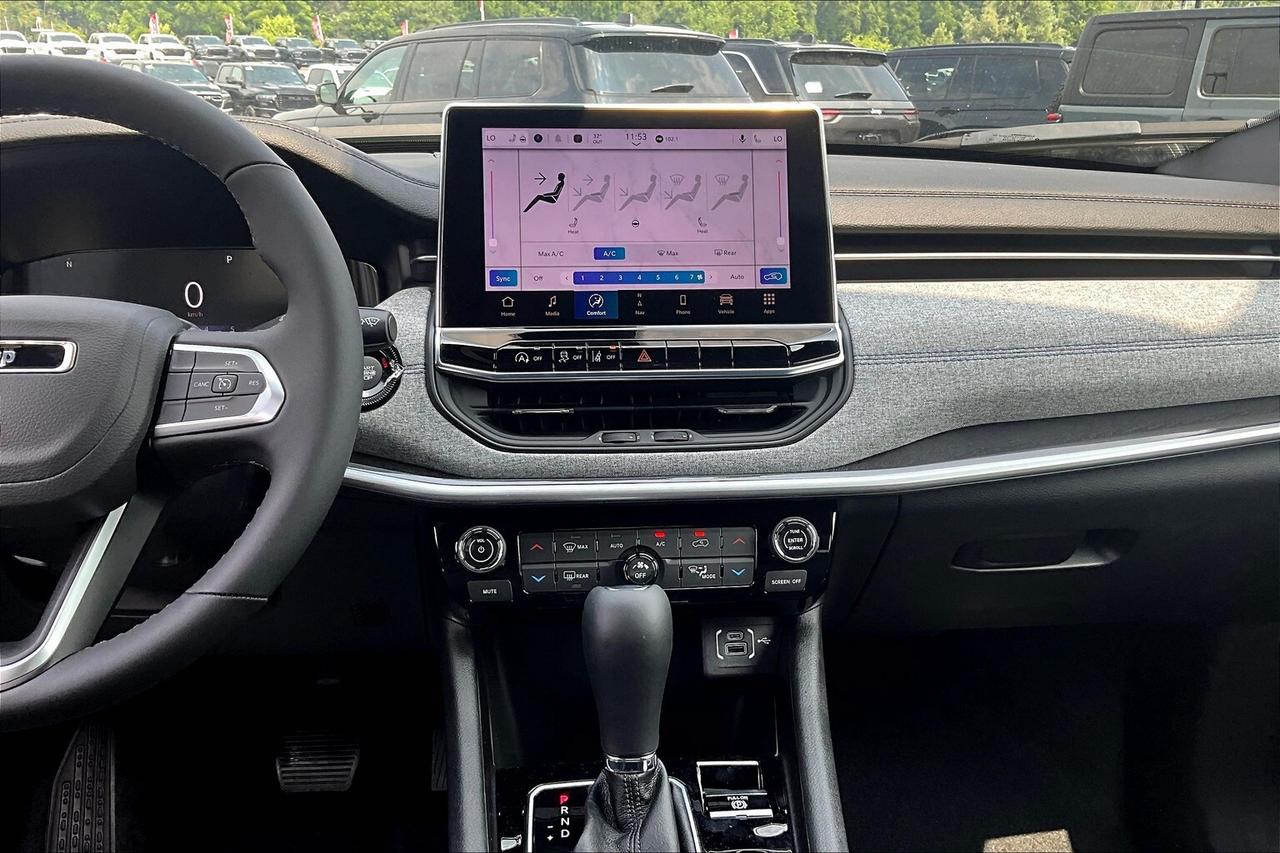 2025 Jeep Compass NORTH 4X4 | PWR LIFTGATE | 10.1 INCH SCREEN + NAV Photo