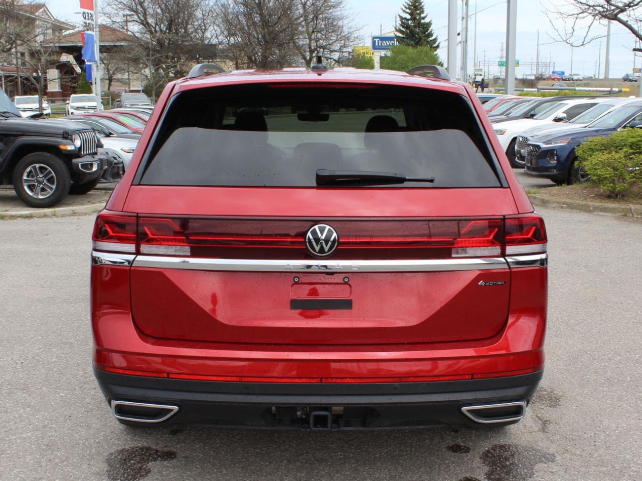 2024 Volkswagen Atlas 2.0L Comfortline! Why buy new? Clean CarFax! Photo4