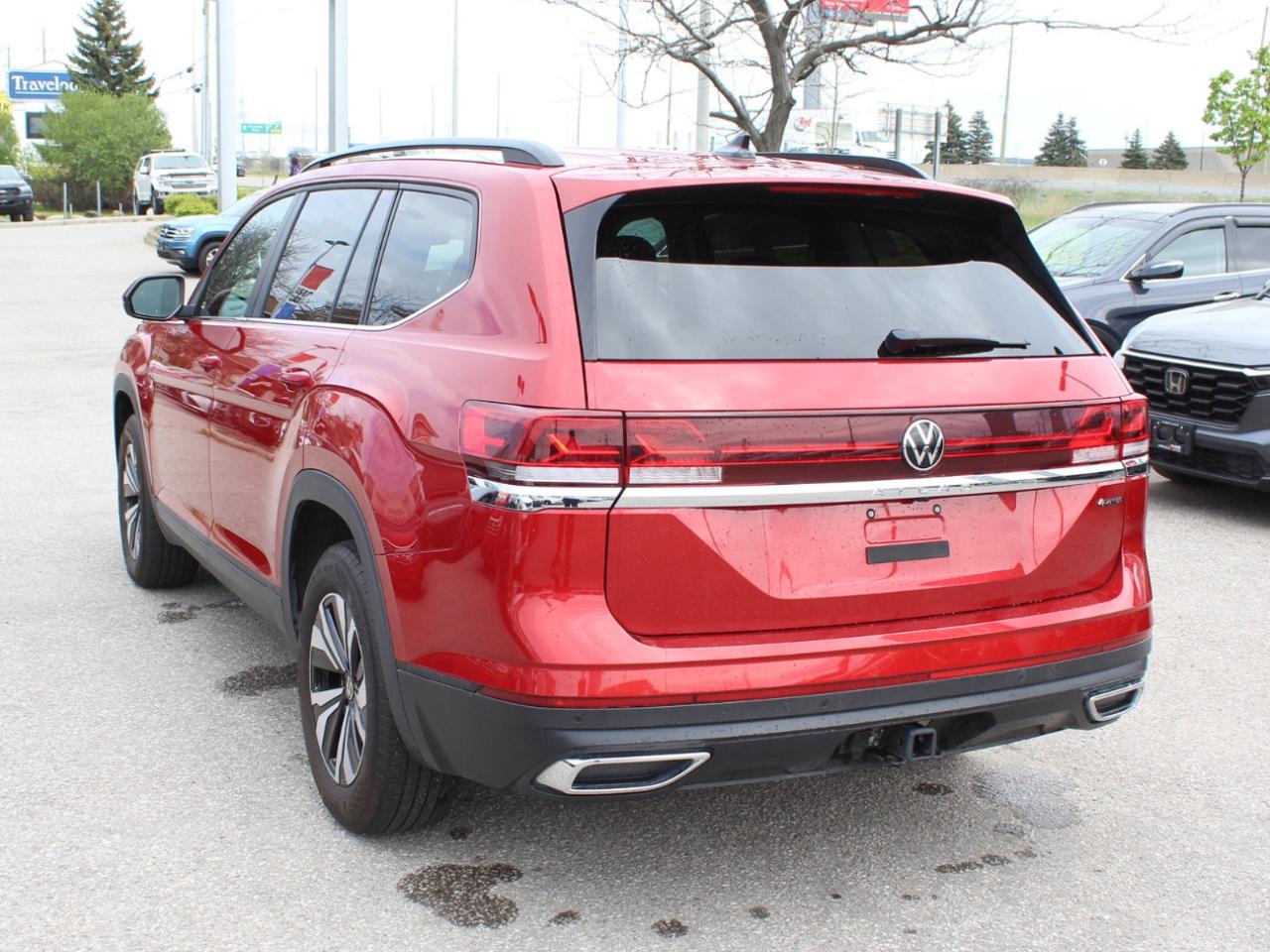 2024 Volkswagen Atlas 2.0L Comfortline! Why buy new? Clean CarFax! Photo3