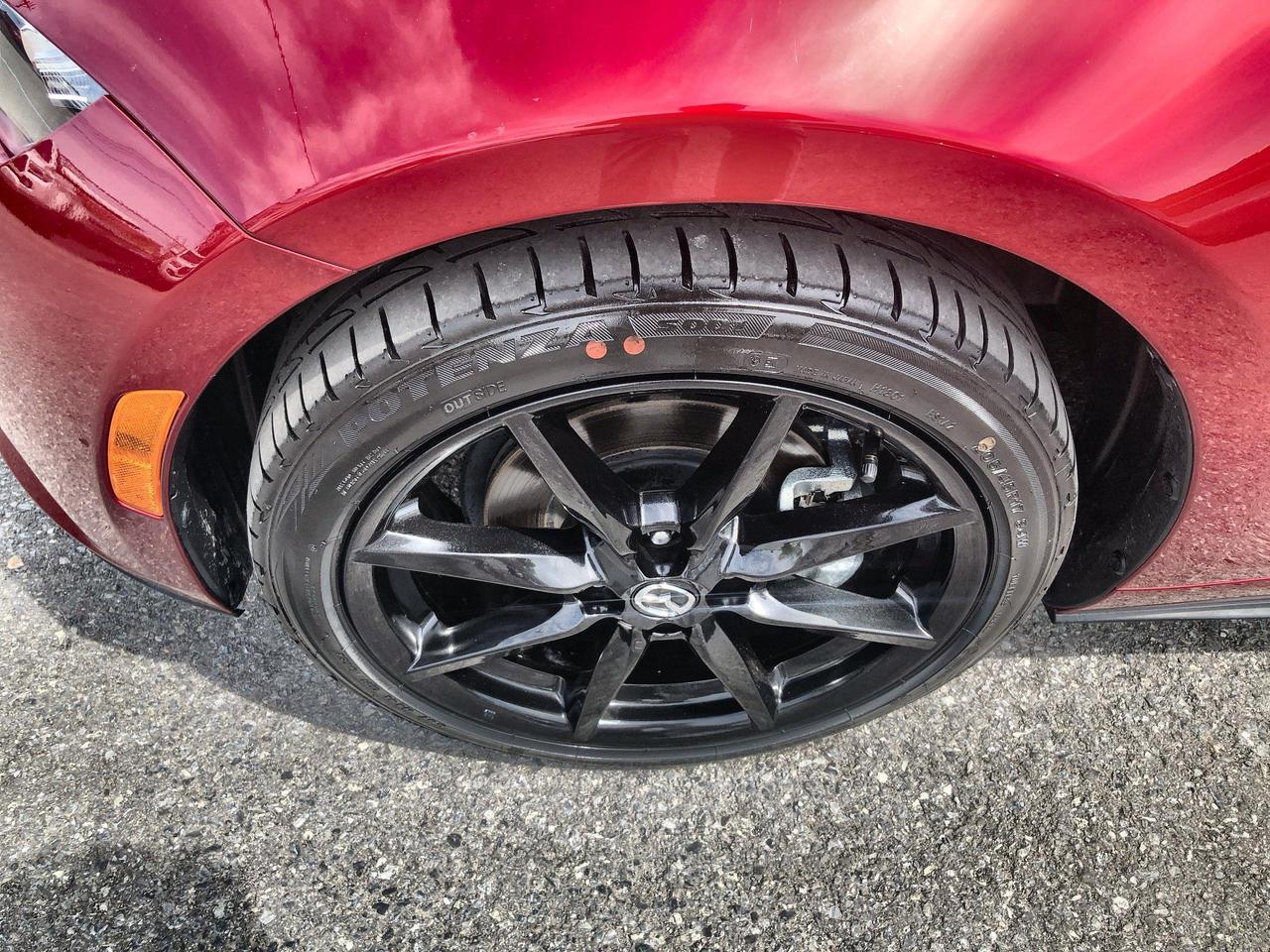 2023 Mazda Miata MX-5 GS-P LIKE NEW!! 6 SPEED, ONLY 11KKMS, A/C, BLIS, B Photo