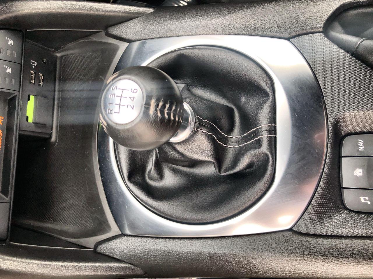 2023 Mazda Miata MX-5 GS-P LIKE NEW!! 6 SPEED, ONLY 11KKMS, A/C, BLIS, B Photo