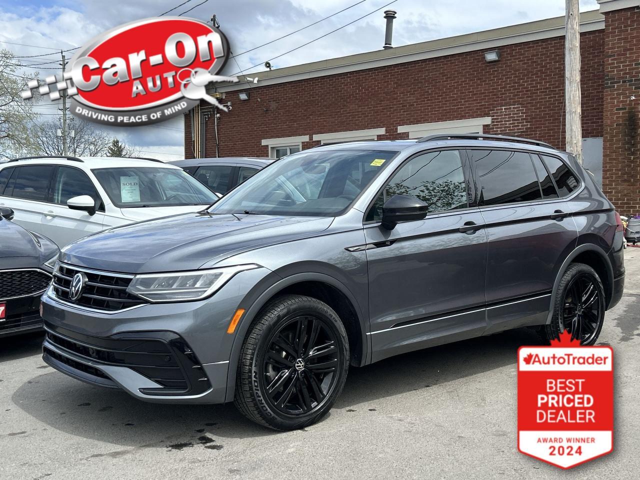 Used 2022 Volkswagen Tiguan COMFORTLINE R-LINE AWD|LEATHER|PANO ROOF|HTD SEATS for sale in Ottawa, ON