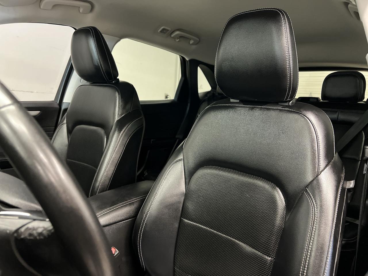 2022 Ford Escape SEL AWD | HTD LEATHER | CARPLAY | REMOTE START Photo