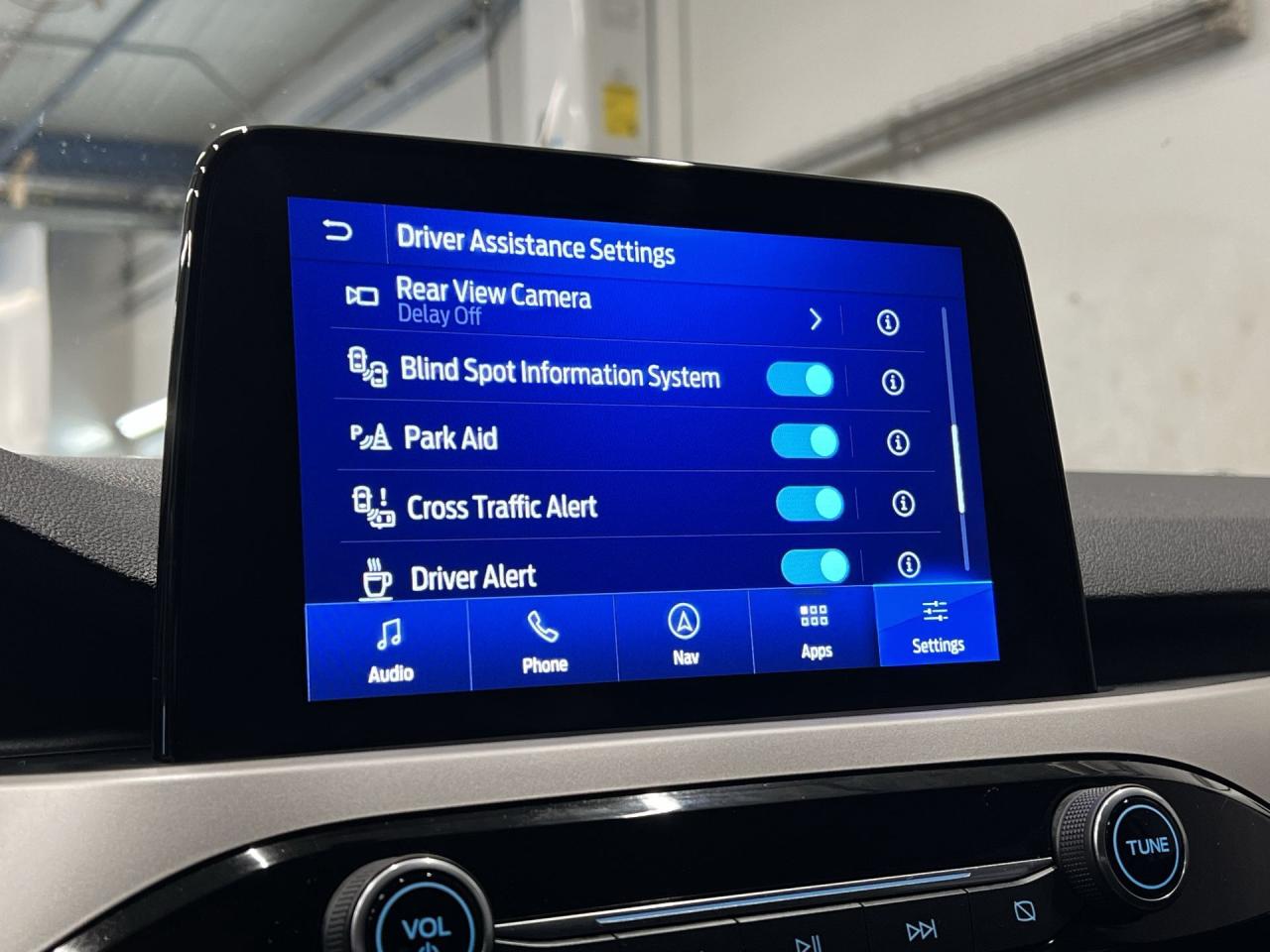 2022 Ford Escape SEL AWD | HTD LEATHER | CARPLAY | REMOTE START Photo