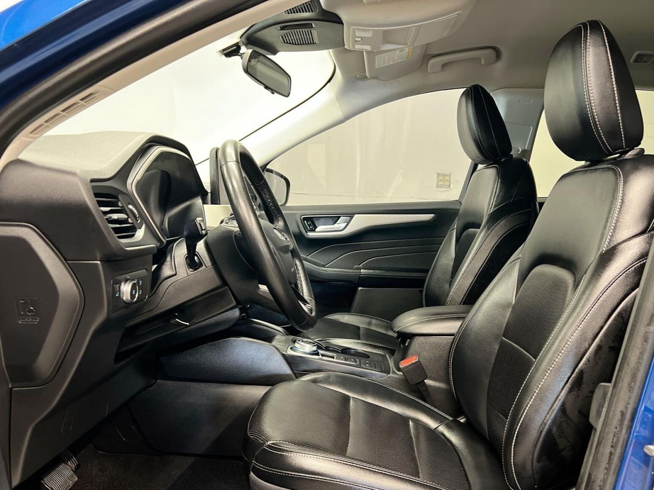 2022 Ford Escape SEL AWD | HTD LEATHER | CARPLAY | REMOTE START Photo