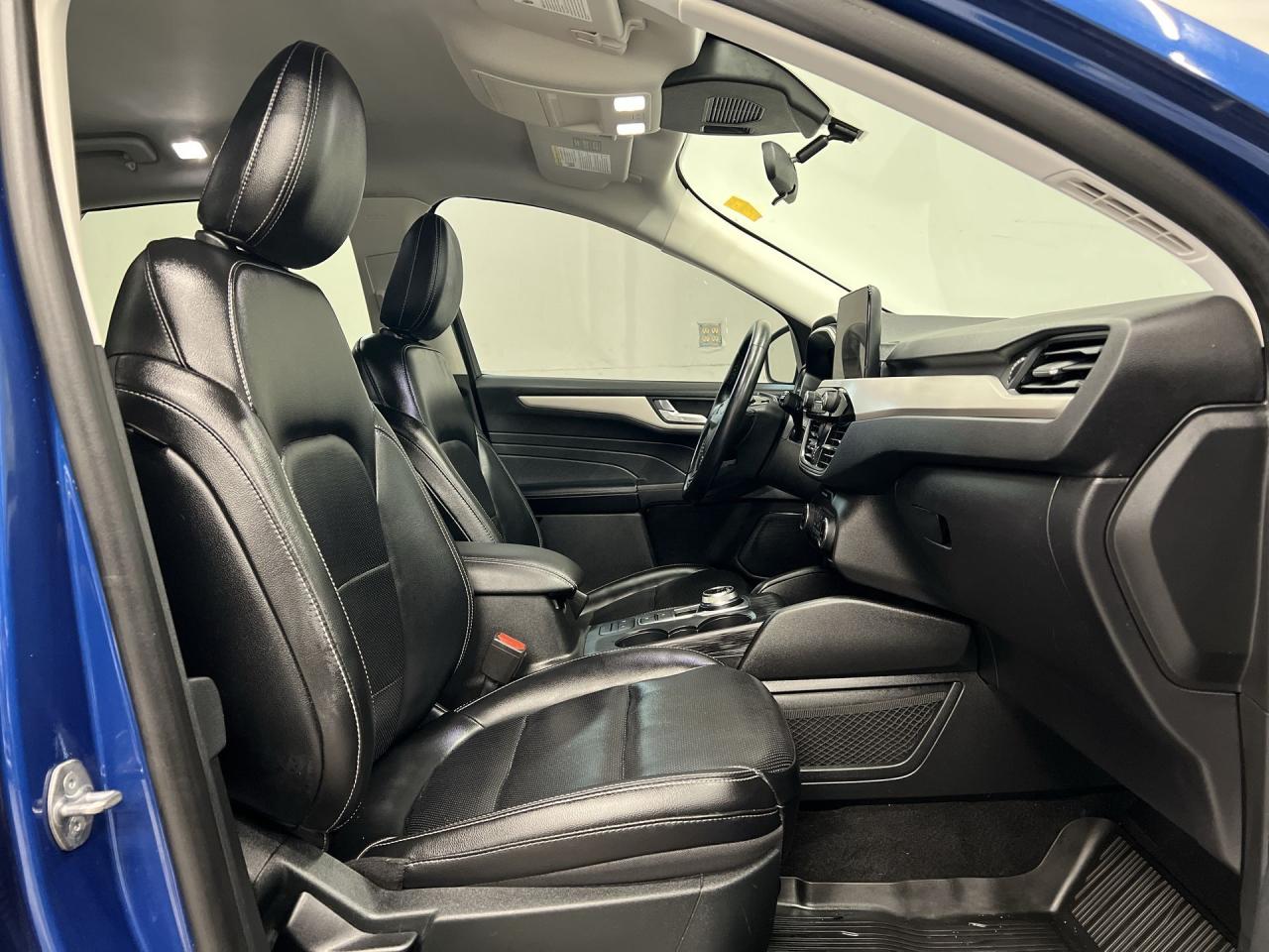 2022 Ford Escape SEL AWD | HTD LEATHER | CARPLAY | REMOTE START Photo