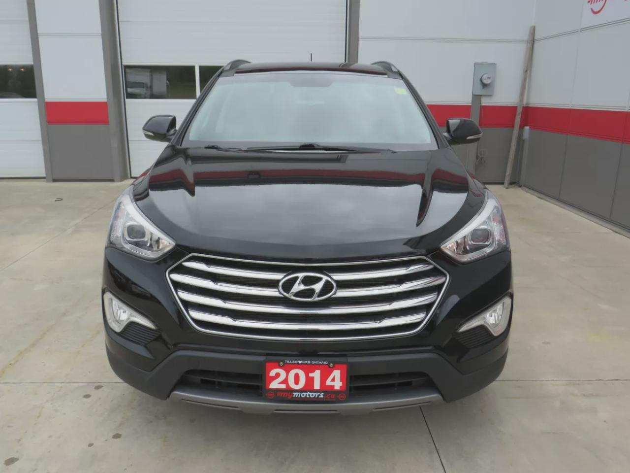 2014 Hyundai Santa Fe XL Luxury (**ONE OWNER**AWD**6 SEATER**ALLOY WHEELS**FOG LIGHTS**LEATHER** POWER DRIVERS/PASSENGERS SEAT**PANORAMIC SUNROOF**2ND ROW CAPTAINS CHAIRS**3RD ROW OF SEATING**POWER DRIVERS SEAT**HEATED STEERING WHEEL**BLIND SPOT MONITORING**AUTO HEADLIGHTS**BA Photo