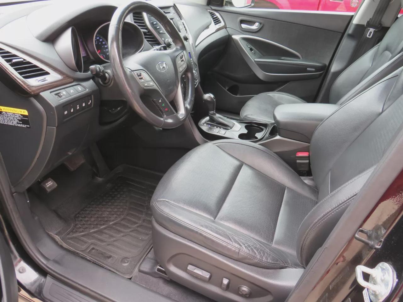 2014 Hyundai Santa Fe XL Luxury (**ONE OWNER**AWD**6 SEATER**ALLOY WHEELS**FOG LIGHTS**LEATHER** POWER DRIVERS/PASSENGERS SEAT**PANORAMIC SUNROOF**2ND ROW CAPTAINS CHAIRS**3RD ROW OF SEATING**POWER DRIVERS SEAT**HEATED STEERING WHEEL**BLIND SPOT MONITORING**AUTO HEADLIGHTS**BA Photo