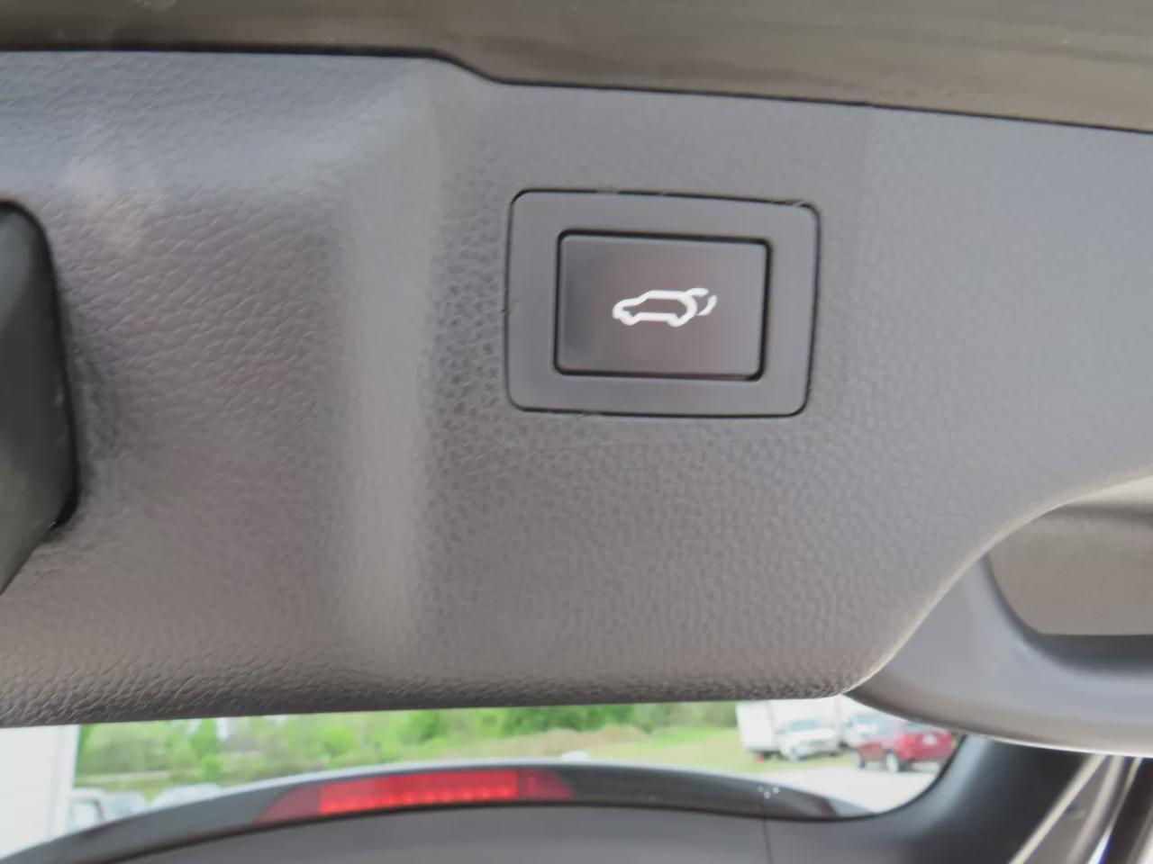 2014 Hyundai Santa Fe XL Luxury (**ONE OWNER**AWD**6 SEATER**ALLOY WHEELS**FOG LIGHTS**LEATHER** POWER DRIVERS/PASSENGERS SEAT**PANORAMIC SUNROOF**2ND ROW CAPTAINS CHAIRS**3RD ROW OF SEATING**POWER DRIVERS SEAT**HEATED STEERING WHEEL**BLIND SPOT MONITORING**AUTO HEADLIGHTS**BA Photo