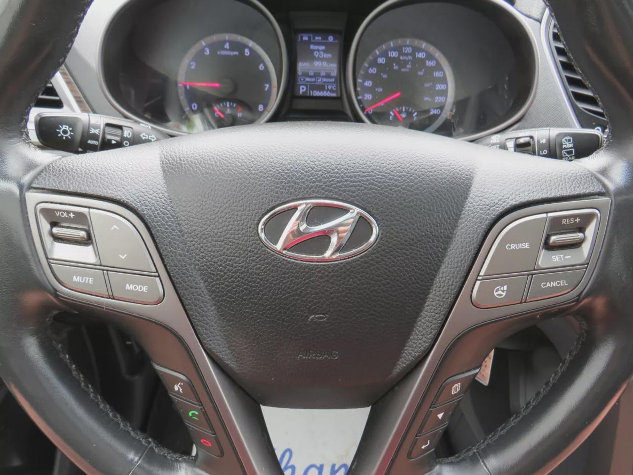 2014 Hyundai Santa Fe XL Luxury (**ONE OWNER**AWD**6 SEATER**ALLOY WHEELS**FOG LIGHTS**LEATHER** POWER DRIVERS/PASSENGERS SEAT**PANORAMIC SUNROOF**2ND ROW CAPTAINS CHAIRS**3RD ROW OF SEATING**POWER DRIVERS SEAT**HEATED STEERING WHEEL**BLIND SPOT MONITORING**AUTO HEADLIGHTS**BA Photo