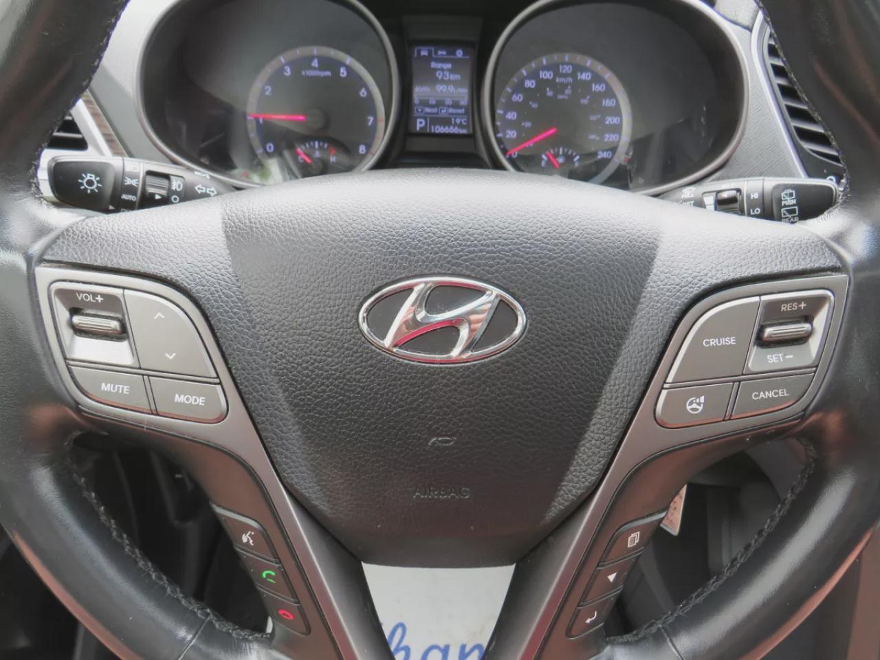 2014 Hyundai Santa Fe XL Luxury (**ONE OWNER**AWD**6 SEATER**ALLOY WHEELS**FOG LIGHTS**LEATHER** POWER DRIVERS/PASSENGERS SEAT**PANORAMIC SUNROOF**2ND ROW CAPTAINS CHAIRS**3RD ROW OF SEATING**POWER DRIVERS SEAT**HEATED STEERING WHEEL**BLIND SPOT MONITORING**AUTO HEADLIGHTS**BA Photo