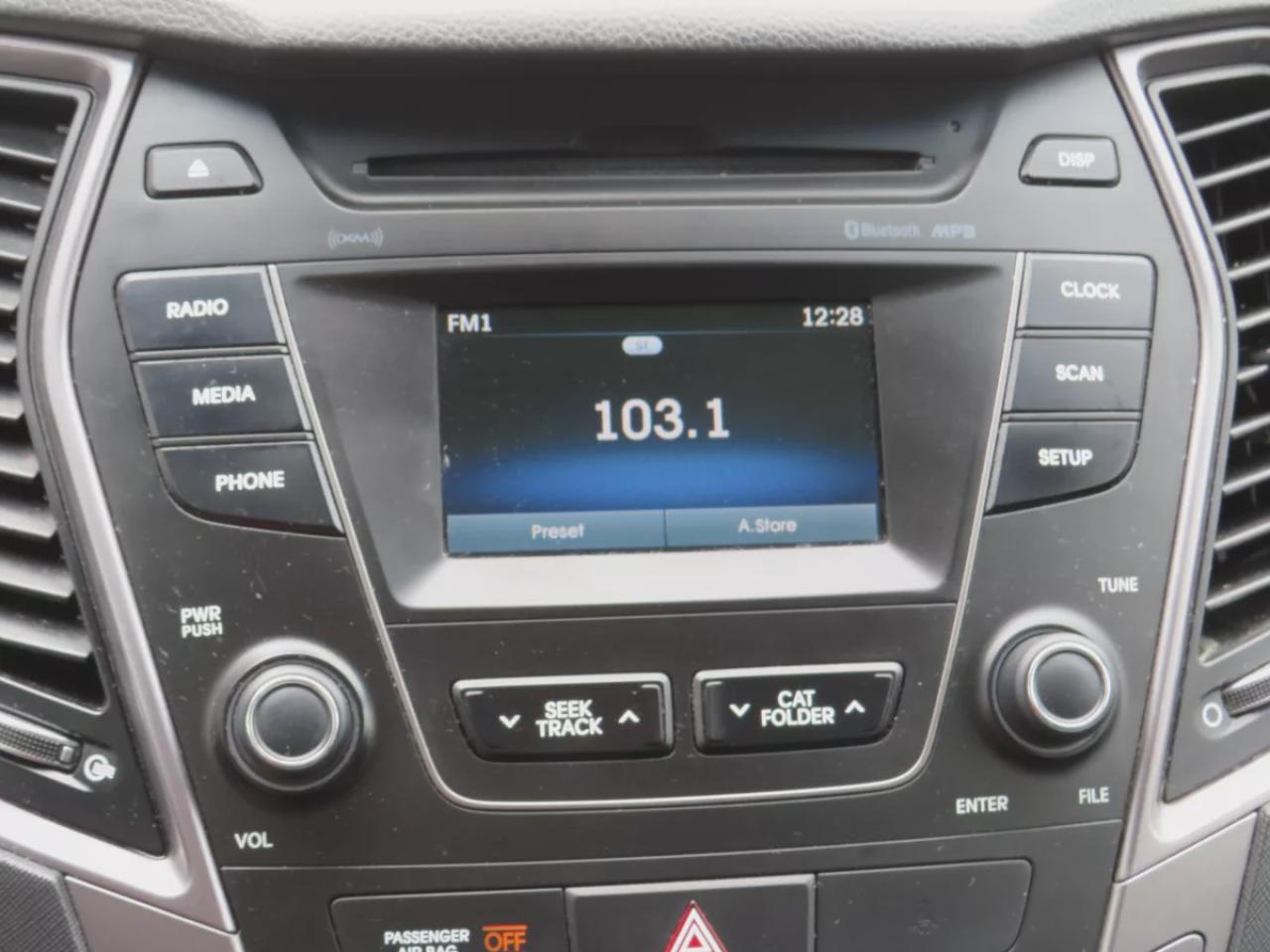 2014 Hyundai Santa Fe XL Luxury (**ONE OWNER**AWD**6 SEATER**ALLOY WHEELS**FOG LIGHTS**LEATHER** POWER DRIVERS/PASSENGERS SEAT**PANORAMIC SUNROOF**2ND ROW CAPTAINS CHAIRS**3RD ROW OF SEATING**POWER DRIVERS SEAT**HEATED STEERING WHEEL**BLIND SPOT MONITORING**AUTO HEADLIGHTS**BA Photo