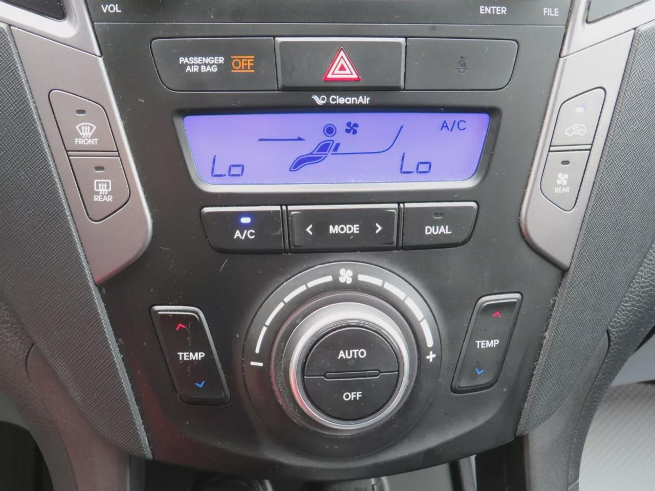 2014 Hyundai Santa Fe XL Luxury (**ONE OWNER**AWD**6 SEATER**ALLOY WHEELS**FOG LIGHTS**LEATHER** POWER DRIVERS/PASSENGERS SEAT**PANORAMIC SUNROOF**2ND ROW CAPTAINS CHAIRS**3RD ROW OF SEATING**POWER DRIVERS SEAT**HEATED STEERING WHEEL**BLIND SPOT MONITORING**AUTO HEADLIGHTS**BA Photo